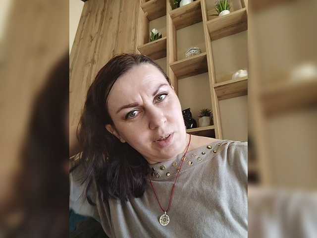 OpenGirl's BongaCams show and profile