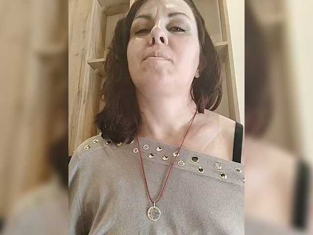 OpenGirl's BongaCams show and profile