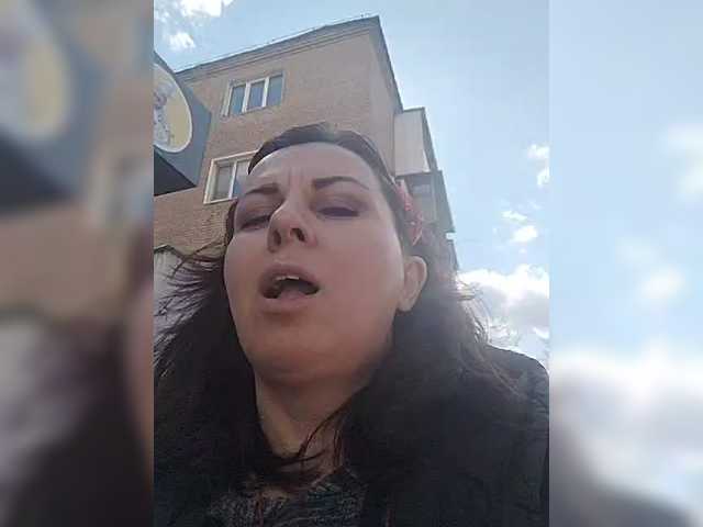 OpenGirl's BongaCams show and profile