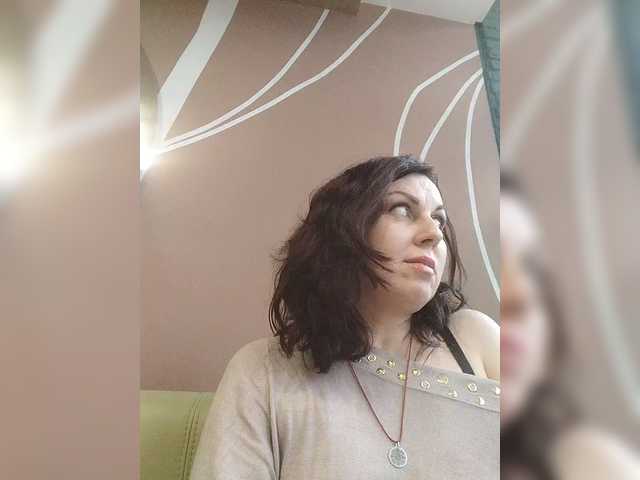 OpenGirl's BongaCams show and profile