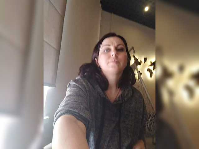 OpenGirl's BongaCams show and profile