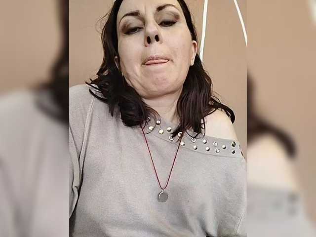 OpenGirl's BongaCams show and profile