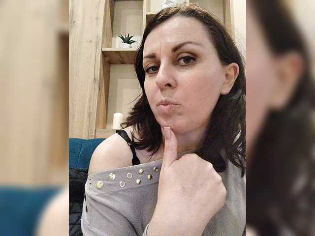 OpenGirl's BongaCams show and profile