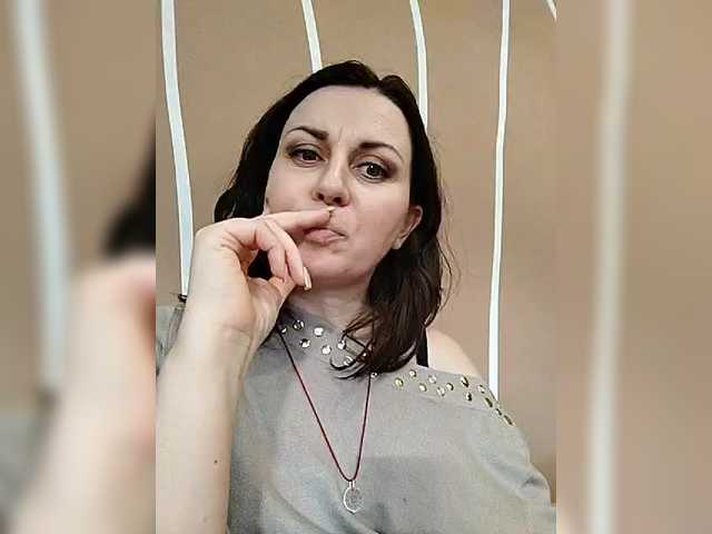 OpenGirl's BongaCams show and profile