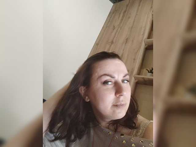 OpenGirl's BongaCams show and profile