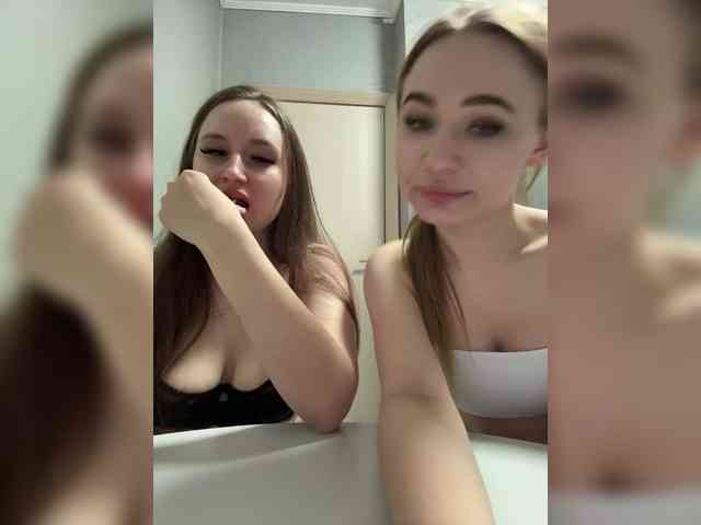 Kira_Sofia webcam