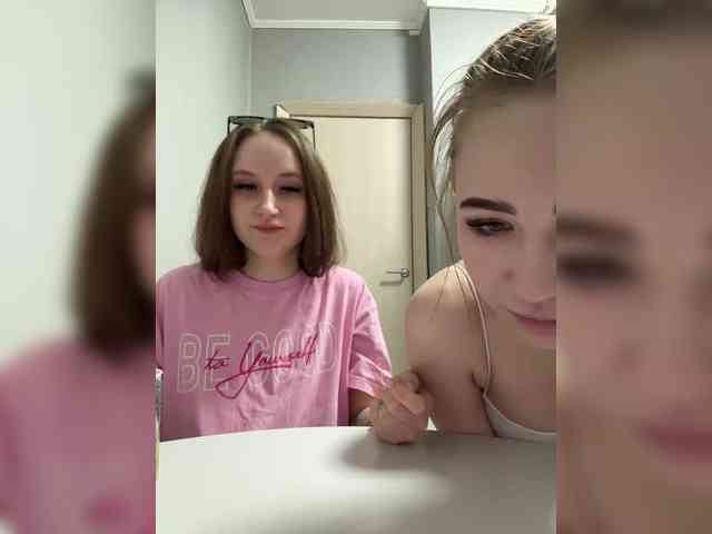 Kira_Sofia webcam