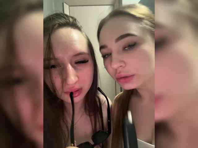 Kira_Sofia webcam