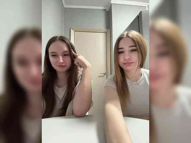Kira_Sofia webcam