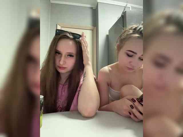 Kira_Sofia webcam