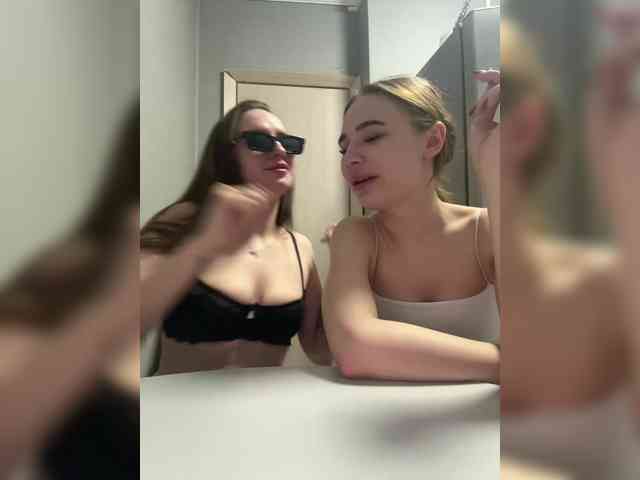 Kira_Sofia webcam
