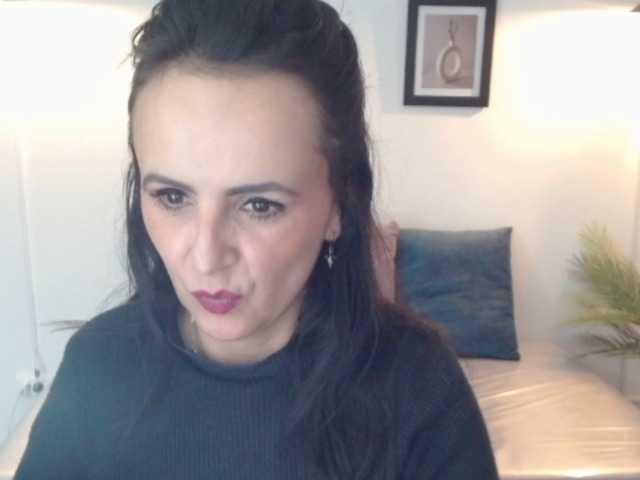 ValeriaGomezz's BongaCams show and profile