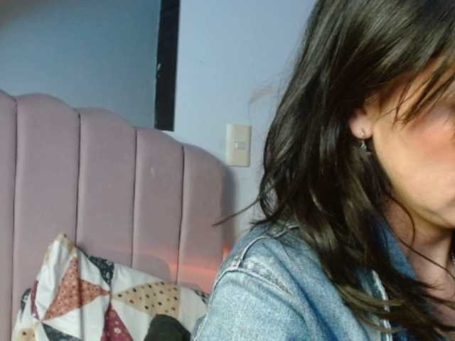 ValeriaGomezz's BongaCams show and profile