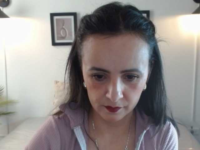 ValeriaGomezz's BongaCams show and profile