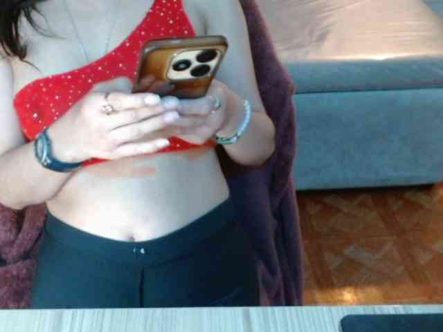 ValeriaGomezz webcam