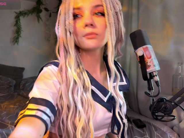 Nightmare-Moon's BongaCams show and profile