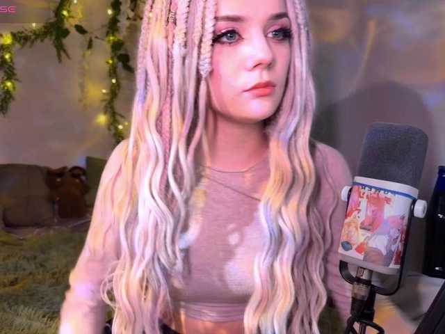 Nightmare-Moon's BongaCams show and profile