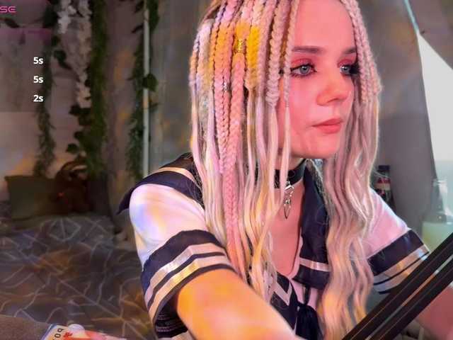 Nightmare-Moon's BongaCams show and profile