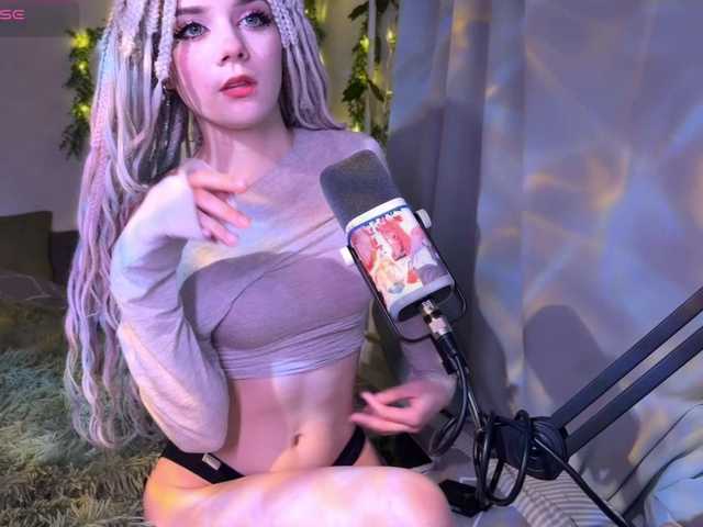 Nightmare-Moon's BongaCams show and profile