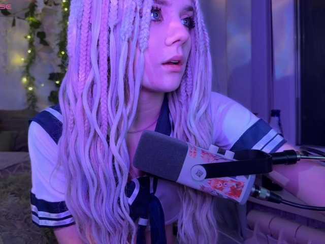 Nightmare-Moon's BongaCams show and profile