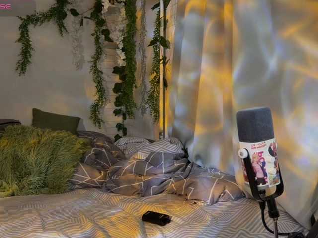 Nightmare-Moon's BongaCams show and profile