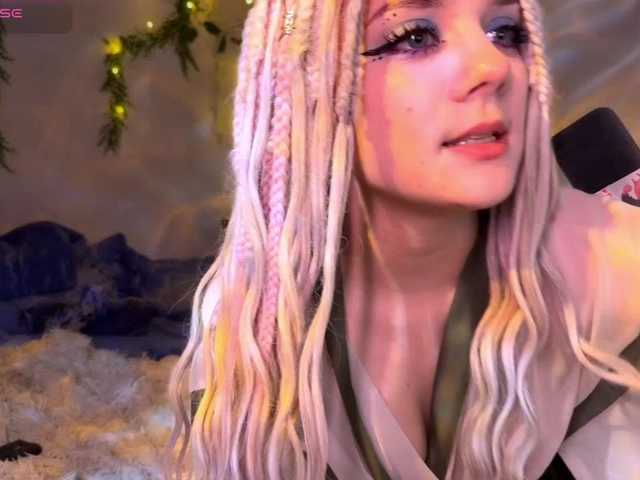 Nightmare-Moon's BongaCams show and profile