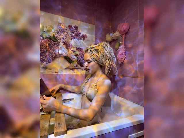 Nightmare-Moon webcam