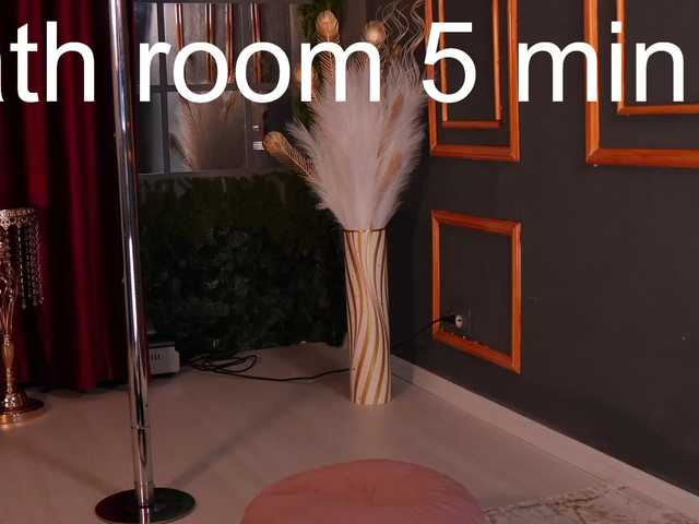 BurgundyMuse's BongaCams show and profile