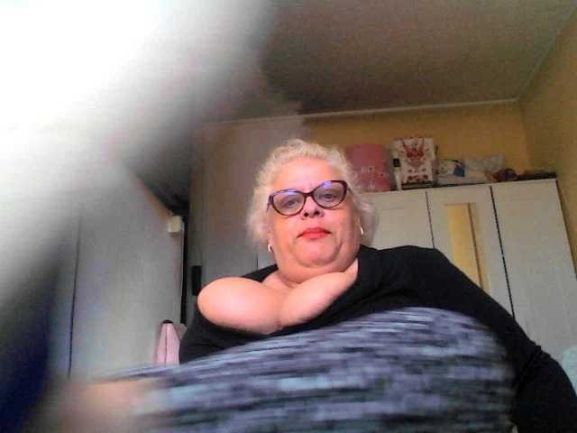 Anngelliquee Live Cam on BongaCams