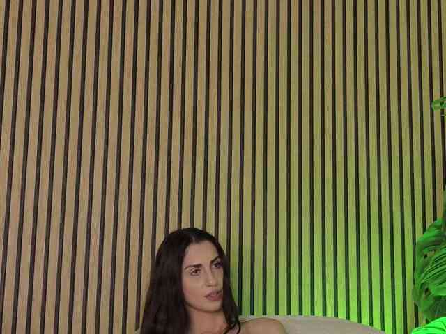 BelovedKhlloee webcam