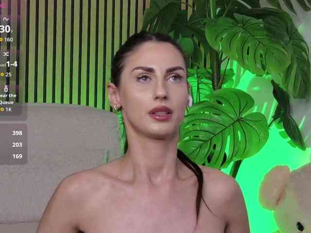 BelovedKhlloee webcam