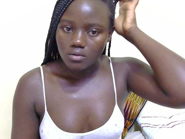 Riccara's BongaCams show and profile