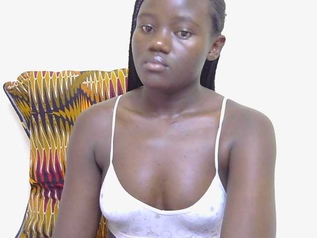 Riccara's BongaCams show and profile