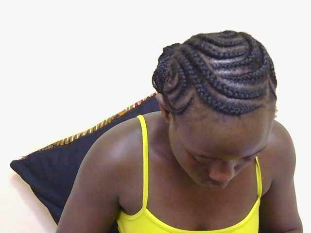 Riccara's BongaCams show and profile