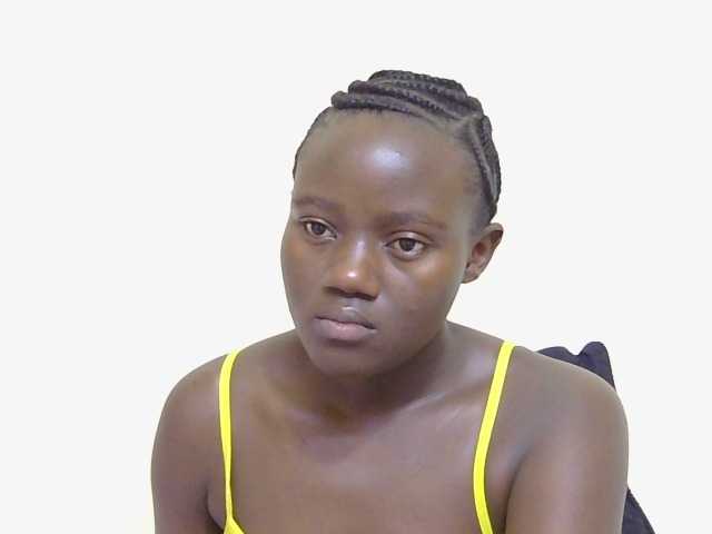 Riccara's BongaCams show and profile