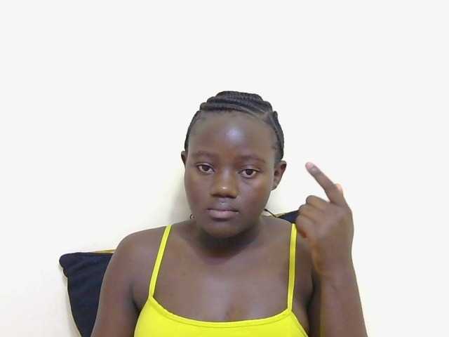 Riccara's BongaCams show and profile