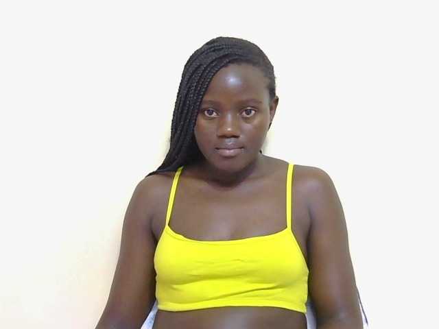 Riccara's BongaCams show and profile