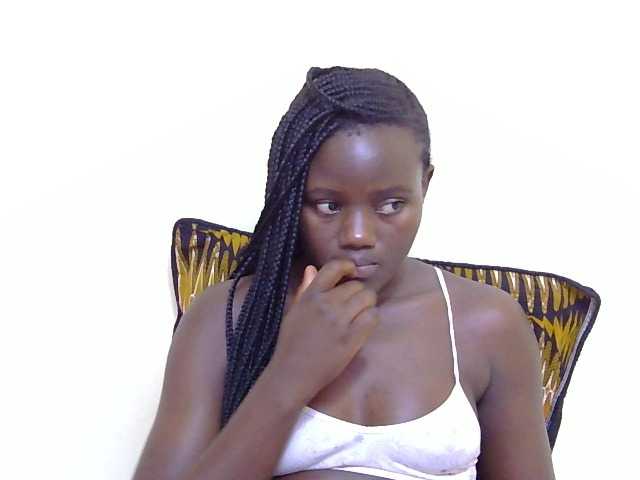 Riccara's BongaCams show and profile