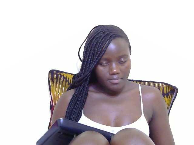 Riccara's BongaCams show and profile