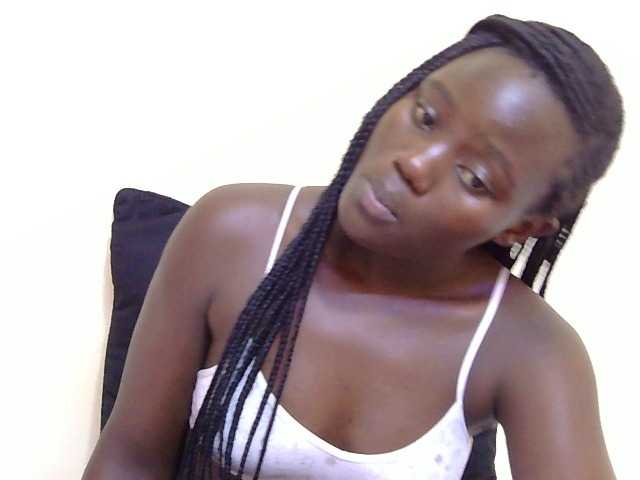 Riccara's BongaCams show and profile