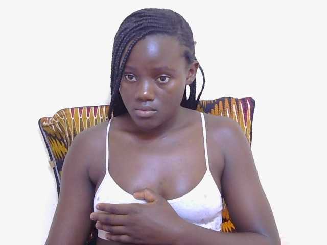 Riccara's BongaCams show and profile