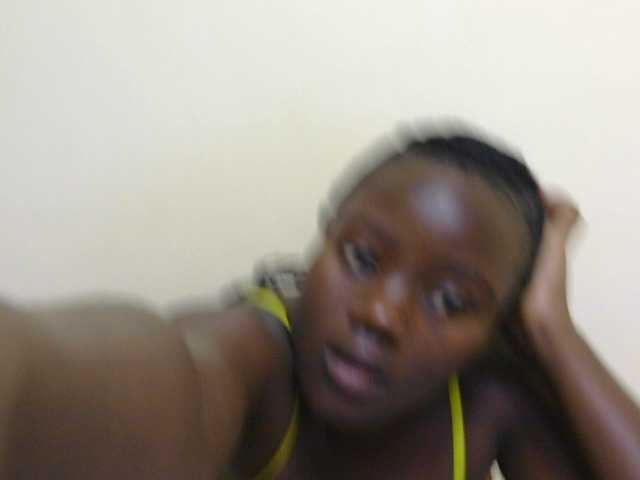 Riccara's BongaCams show and profile