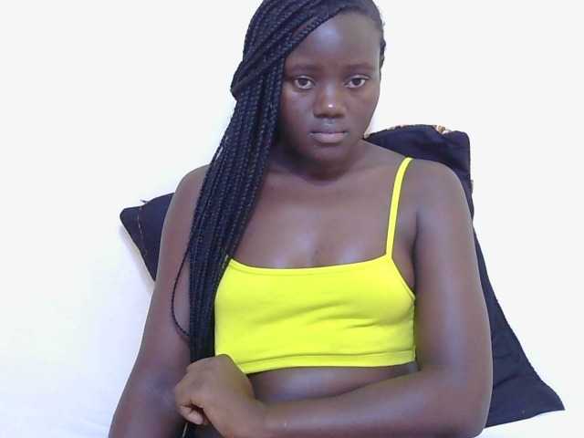 Riccara's BongaCams show and profile