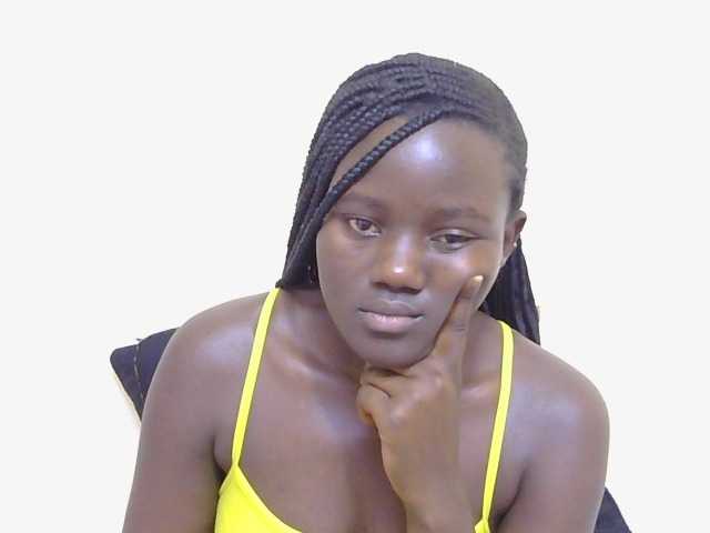 Riccara's BongaCams show and profile