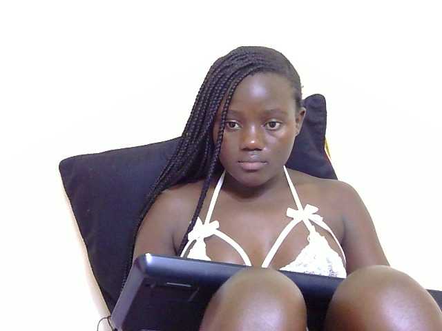 Riccara's BongaCams show and profile