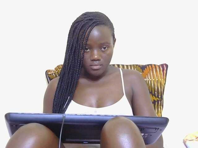 Riccara's BongaCams show and profile