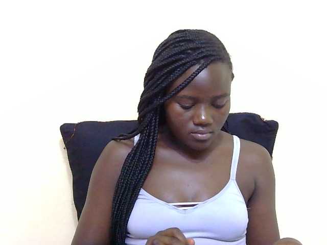 Riccara's BongaCams show and profile