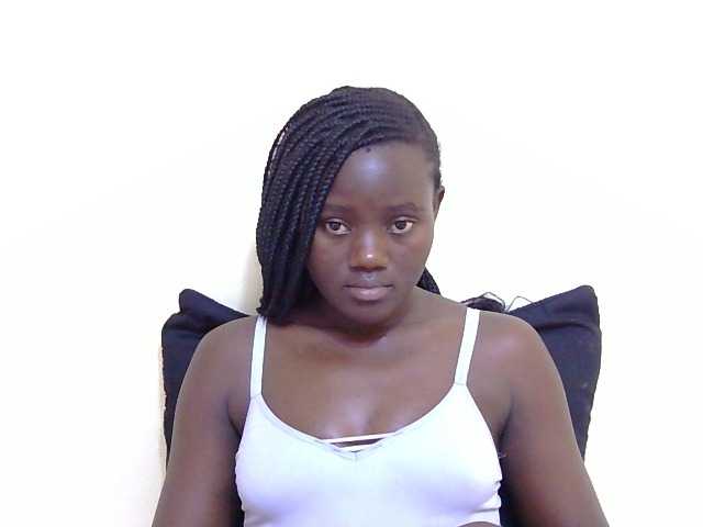 Riccara's BongaCams show and profile