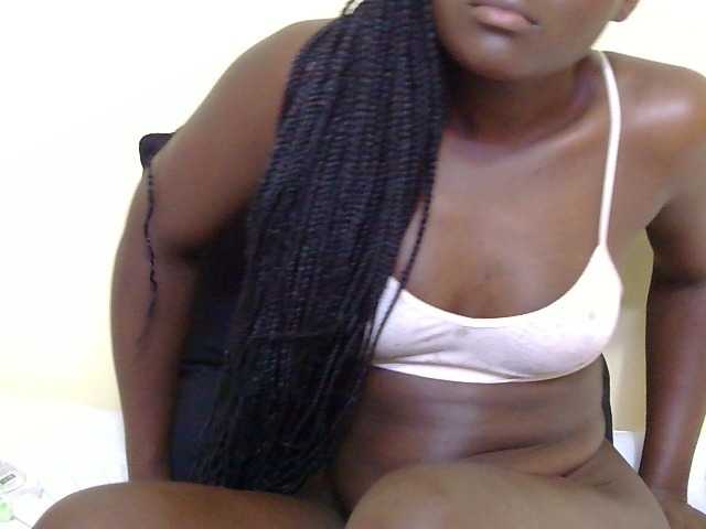 Riccara's BongaCams show and profile