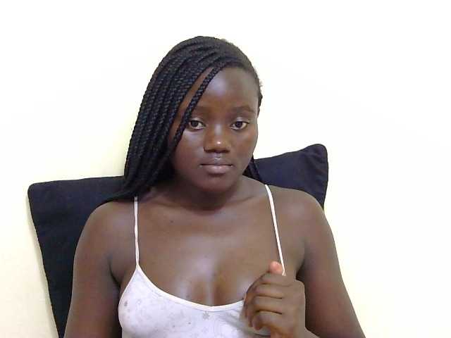 Riccara's BongaCams show and profile